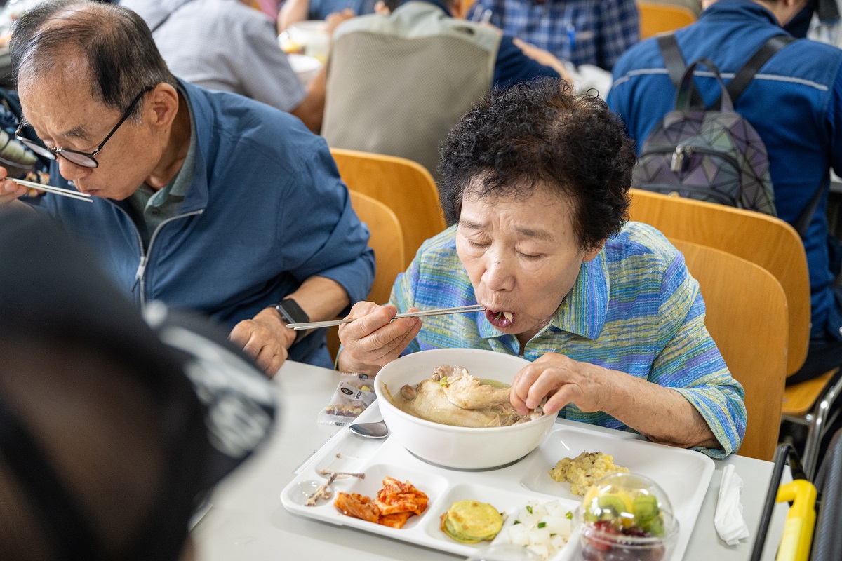 행복공감봉사단 일흔 다섯 번째 나눔 활동 모습